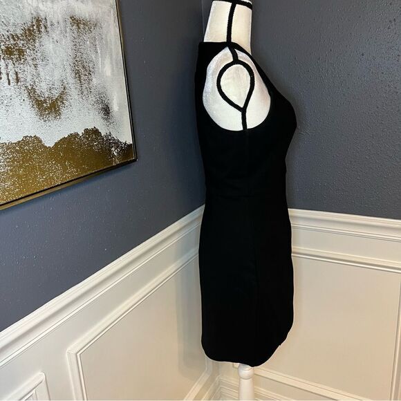 NBD x Revolve Dries Asymmetrical Body-Con Dress - Picture 9 of 13